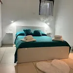 J&S Sicily Apartments